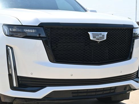 Used 2023 Cadillac Escalade ESV Sport w/ LPO, ONYX Package AWD/4WD image 30