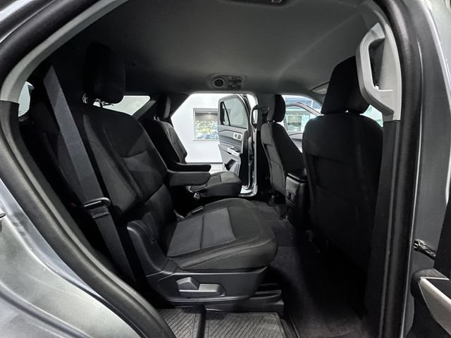 Used 2024 Ford Explorer XLT RWD image 14