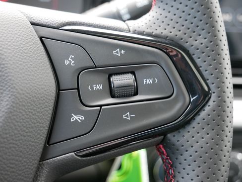New 2026 Chevrolet Trax RS w/ Sunroof Package FWD image 25