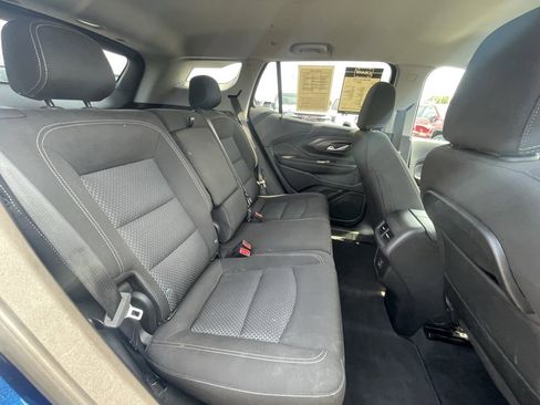 Used 2023 GMC Terrain SLE image 28