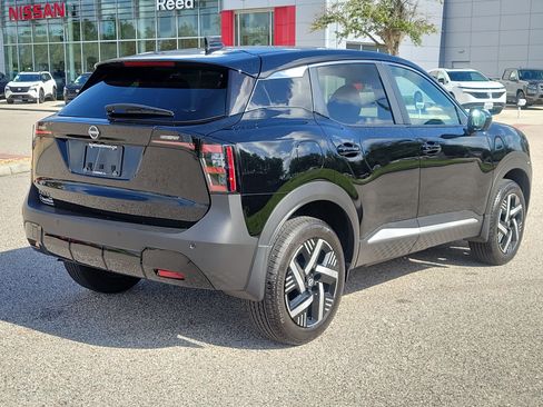 Certified 2025 Nissan Kicks SV FWD image 5