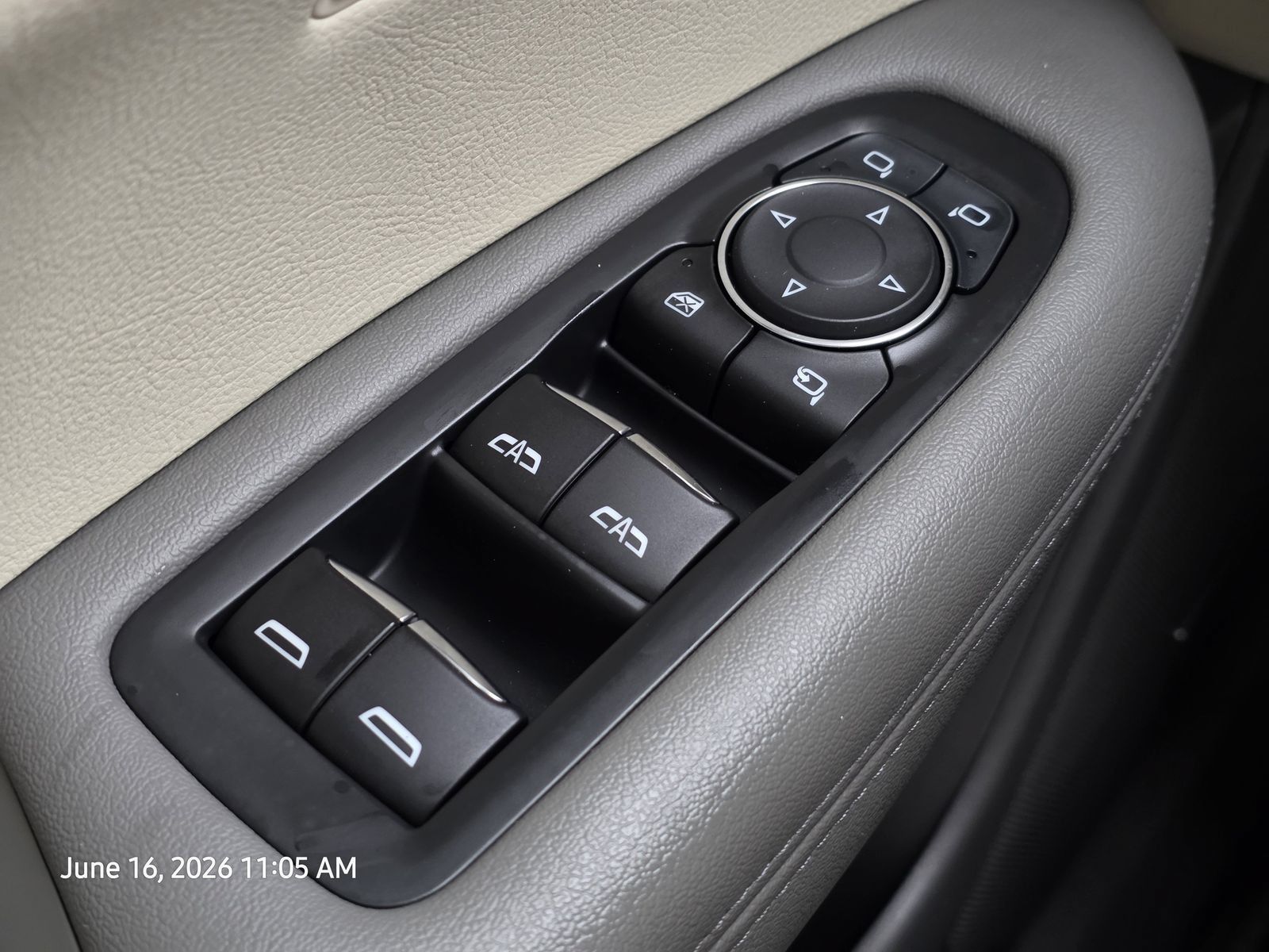Used 2023 Cadillac XT6 Premium Luxury w/ Technology Package FWD image 31