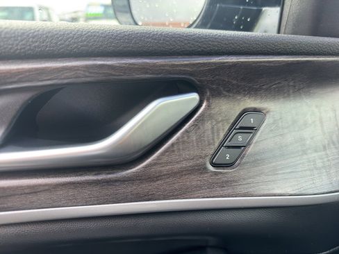 Used 2023 Jeep Grand Cherokee L Limited w/ Trailer Tow Group (B) image 17