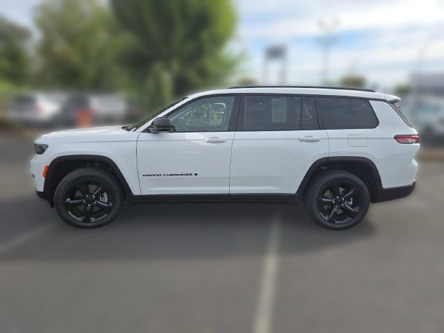 Used 2023 Jeep Grand Cherokee L Limited w/ Black Appearance Package AWD/4WD image 4