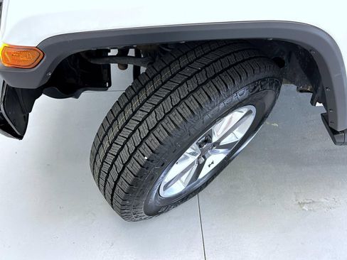 Used 2019 Jeep Wrangler Unlimited Sahara AWD/4WD image 23