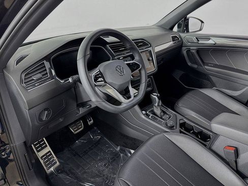 Certified 2024 Volkswagen Tiguan SE R-Line AWD/4WD image 9