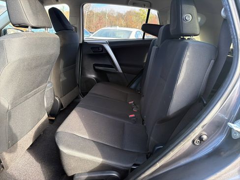 Used 2016 Toyota RAV4 LE image 19