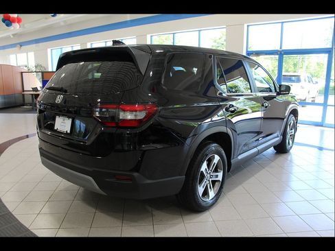 Certified 2025 Honda Pilot EX-L image 5