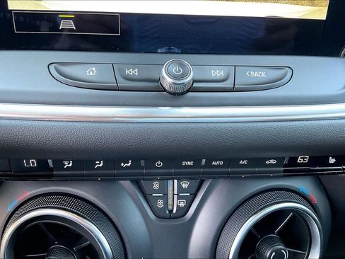 Certified 2023 Chevrolet Blazer LT image 32