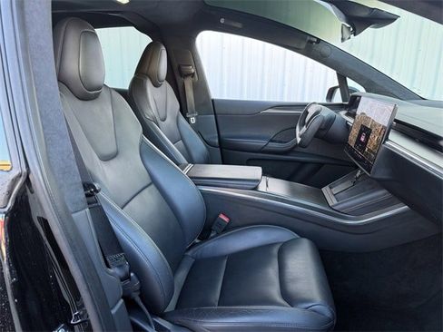 Used 2022 Tesla Model X Plaid image 25