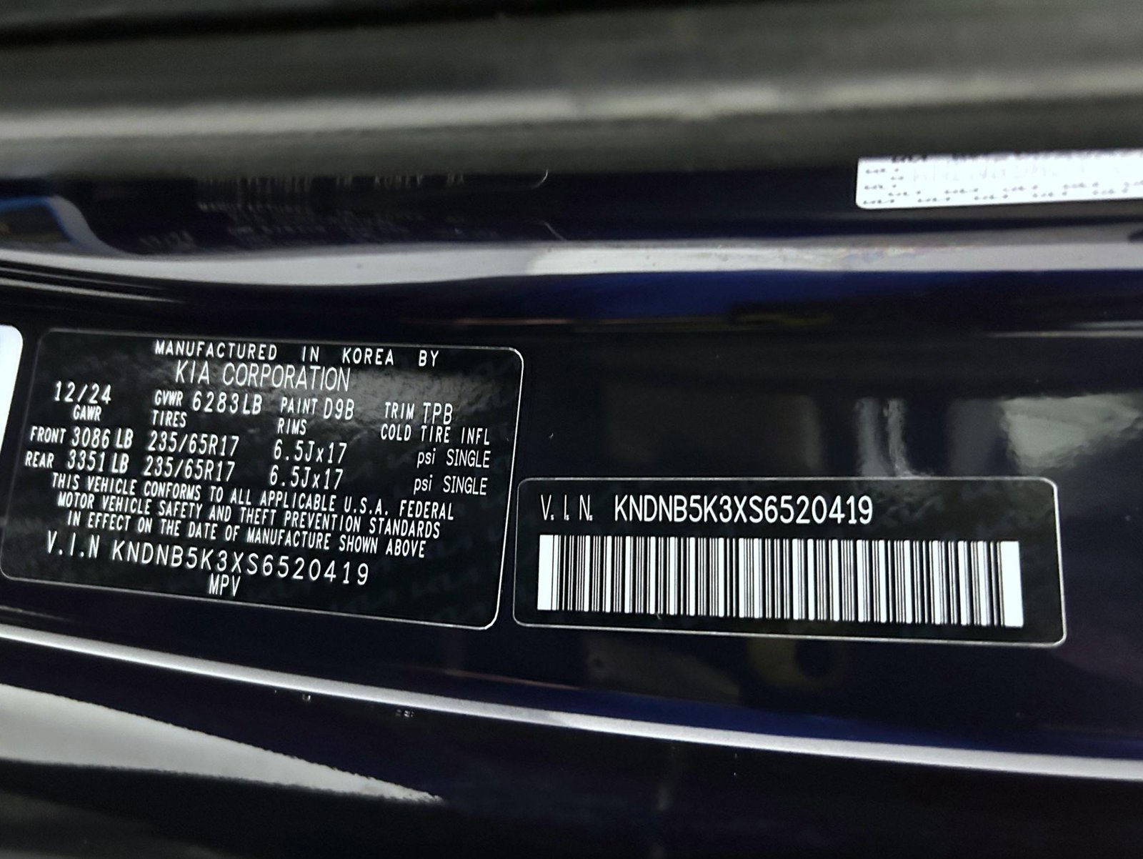 Used 2025 Kia Carnival FWD image 24