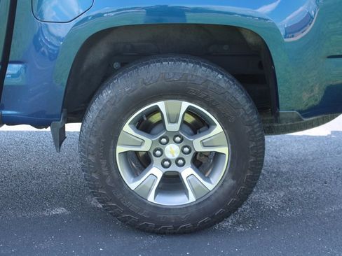 Used 2019 Chevrolet Colorado Z71 AWD/4WD image 7