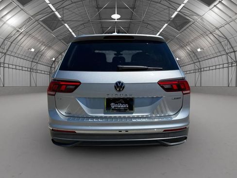 Used 2022 Volkswagen Tiguan SE AWD/4WD image 6