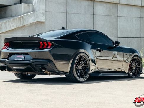 Used 2024 Ford Mustang GT RWD image 5
