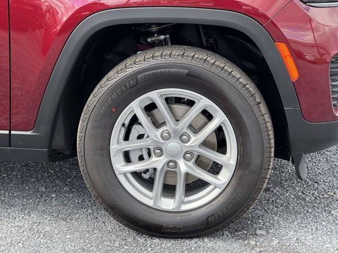 New 2025 Jeep Grand Cherokee Laredo X w/ Luxury Tech Group I AWD/4WD image 24