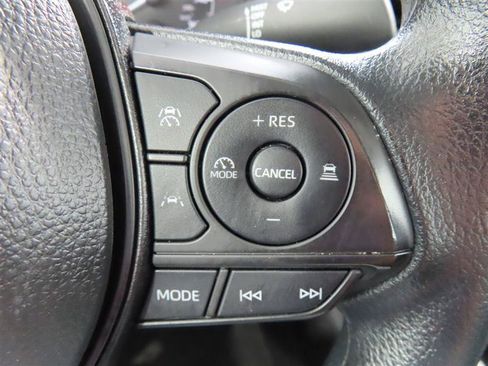 Used 2025 Toyota Corolla LE FWD image 22