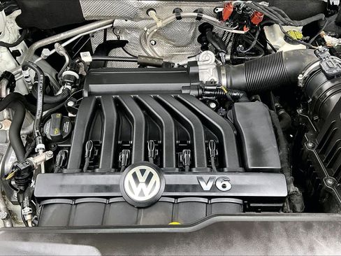 Used 2019 Volkswagen Atlas SEL image 32