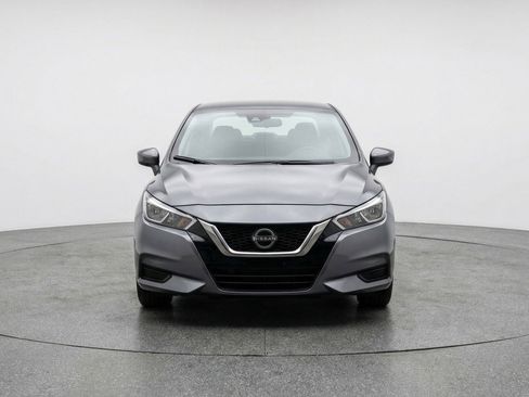 Used 2025 Nissan Versa SV FWD image 2