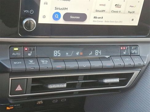 Used 2025 Toyota Camry SE image 17