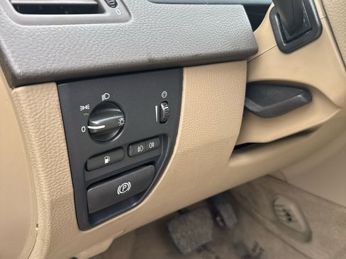 Used 2011 Volvo XC90 3.2 image 15