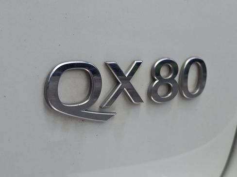 Used 2015 INFINITI QX80 4WD w/ Driver's Assistance Package image 11
