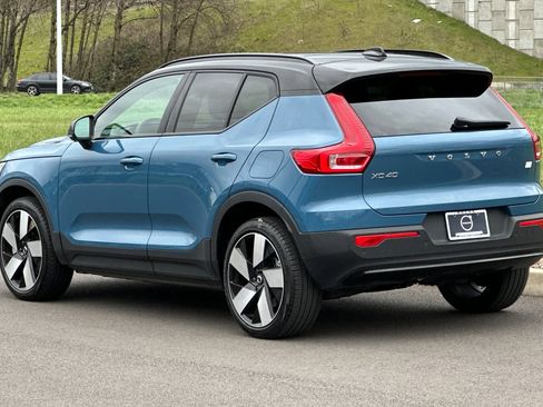 Used 2023 Volvo XC40 Recharge Ultimate image 5