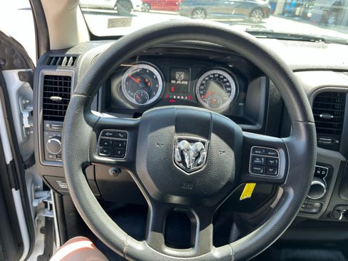 Used 2022 RAM 1500 Tradesman w/ Chrome Appearance Group AWD/4WD image 12