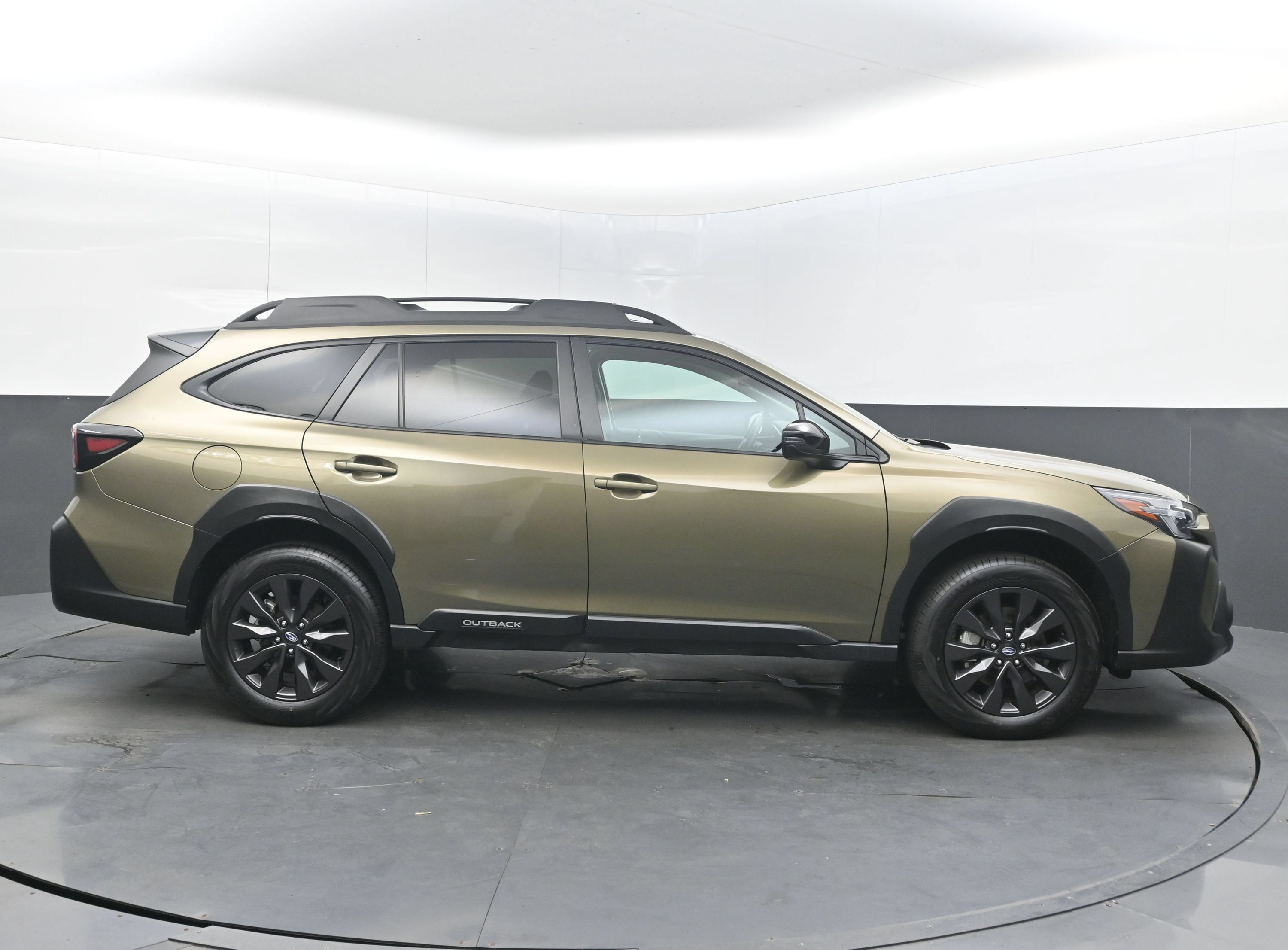 Used 2025 Subaru Outback Onyx Edition AWD/4WD image 10