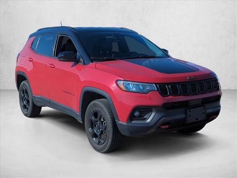 Used 2023 Jeep Compass Trailhawk image 3
