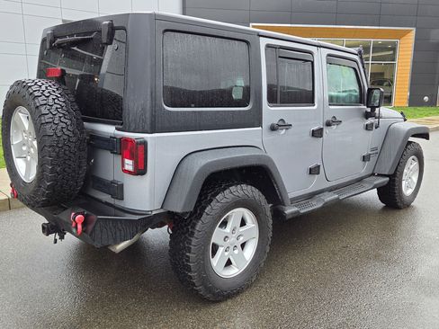 Used 2018 Jeep Wrangler Unlimited Sport S image 2