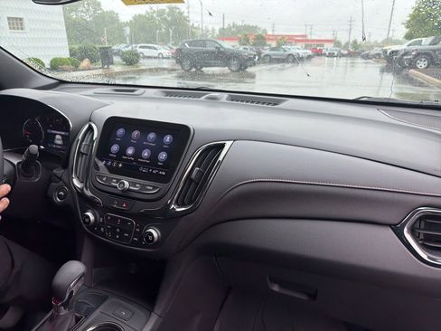 Used 2023 Chevrolet Equinox RS FWD image 22