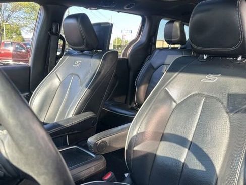 Used 2020 Chrysler Pacifica Limited w/ Advanced Safetytec Group FWD image 20