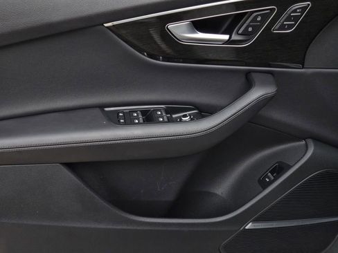 Used 2023 Audi Q7 3.0T Premium Plus image 19