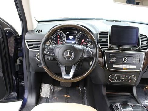 Used 2017 Mercedes-Benz GLS 450 4MATIC image 28