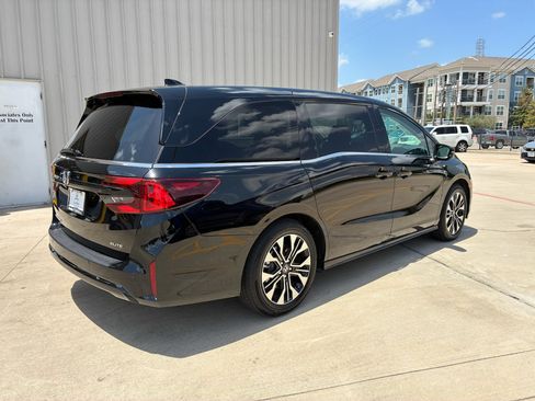 Certified 2026 Honda Odyssey Elite image 8