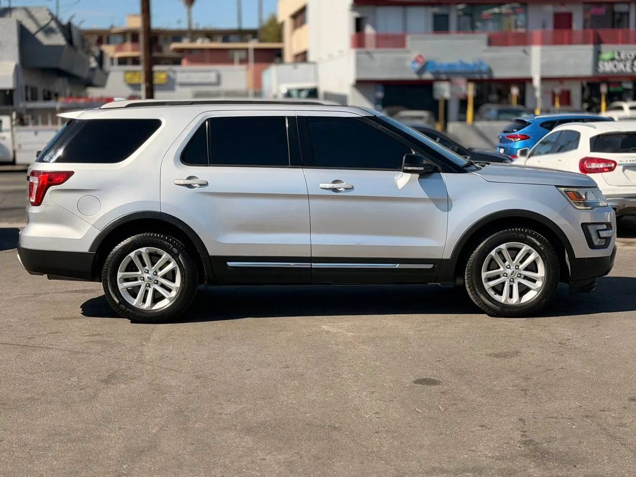 Used 2017 Ford Explorer XLT FWD image 20
