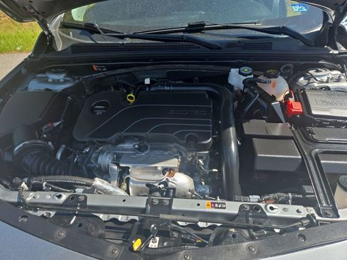 Used 2025 Chevrolet Malibu LT FWD image 21