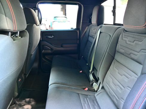 Certified 2024 Nissan Frontier PRO-4X w/ Technology Package AWD/4WD image 18