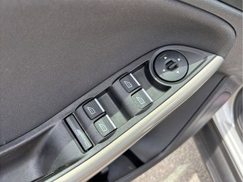 Used 2018 Ford Focus Titanium w/ Titanium Technology Package FWD image 24