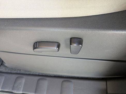 Used 2022 Nissan Frontier SV image 19