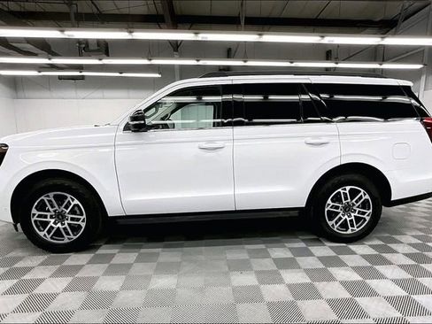 Used 2025 Ford Expedition Active AWD/4WD image 15