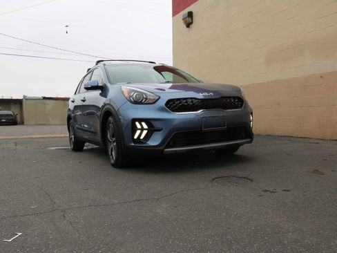 Used 2022 Kia Niro EX Premium image 37