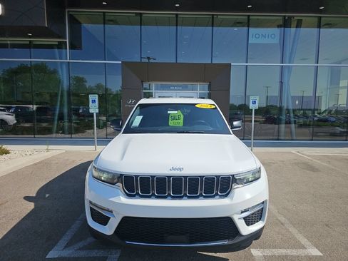 Used 2024 Jeep Grand Cherokee Limited AWD/4WD image 8