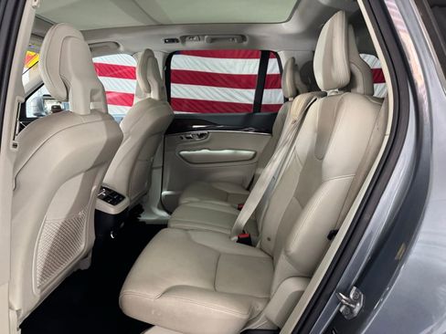 Used 2017 Volvo XC90 T6 Momentum w/ Vision Package image 11