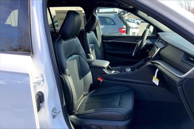 New 2026 Jeep Grand Cherokee Limited w/ Limited Altitude Package AWD/4WD image 54