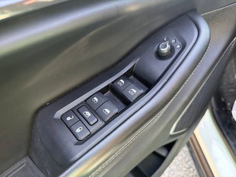 Used 2022 Jeep Grand Cherokee L Laredo AWD/4WD image 11