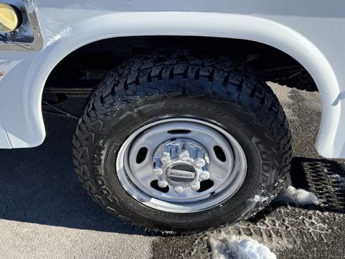 Used 2021 Ford F250 XL w/ Power Equipment Group image 10