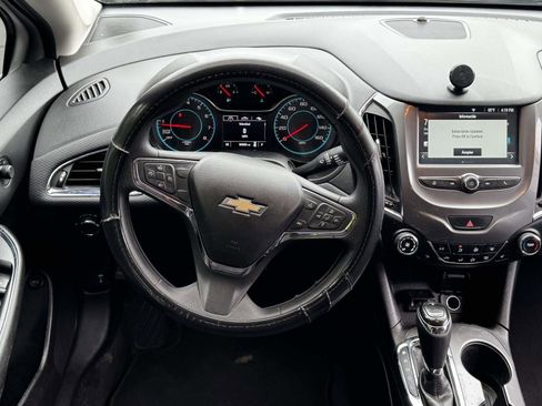 Used 2018 Chevrolet Cruze LT w/ Convenience Package FWD image 15