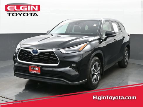 Used 2024 Toyota Highlander XLE AWD/4WD image 1