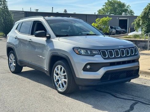 Used 2022 Jeep Compass Latitude AWD/4WD image 1